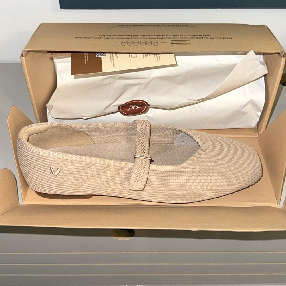 Vivaia Mary Jane - color almond. NWT. Size EU40/ 9.5